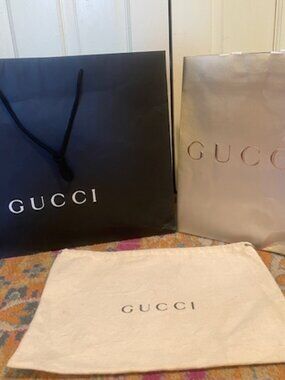 2 Gucci Shopping Bags & Dust bag